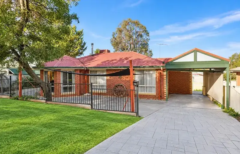 Investment house in Kangaroo Flat, VIC, bought for a Fairway client