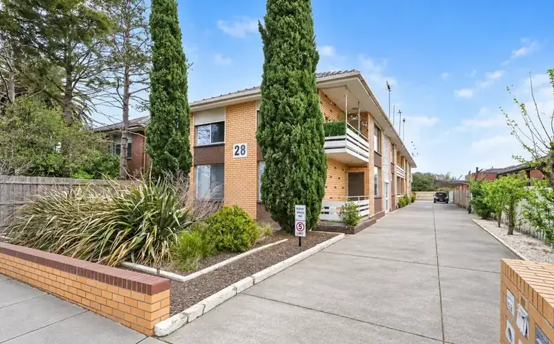 Investment unit in Kingsville, VIC, bought for a Fairway client